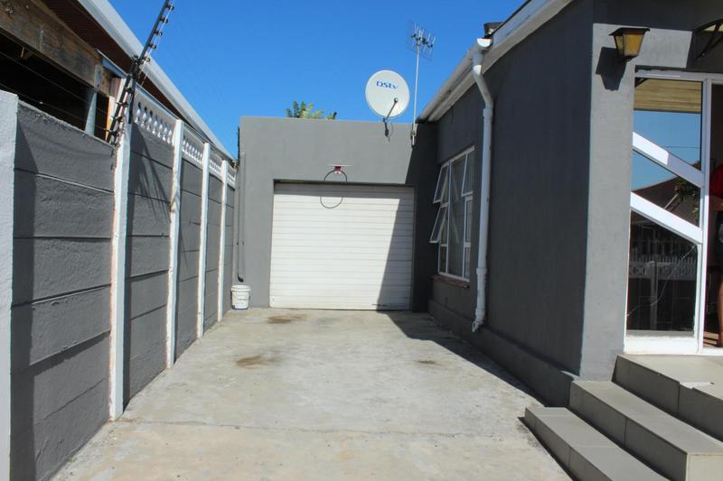5 Bedroom Property for Sale in Churchill Estate Western Cape